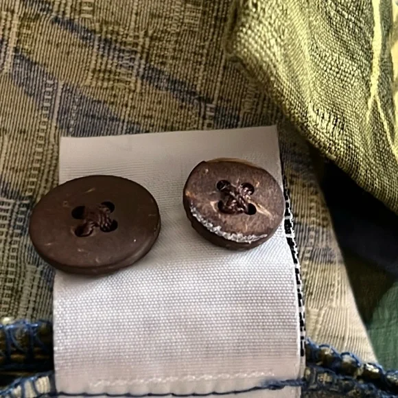 Tommy Bahama silk l shirt - Picture 9 of 14